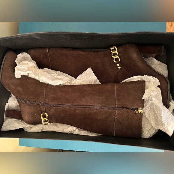 Tahari Dark brown suede heeled boots - Picture 6 of 10